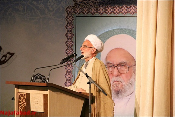 آیت الله دری نجف آبادی: آیت الله امینی زمینه توسعه معارف اهل بیت را در عرصه جهانی فراهم کرد